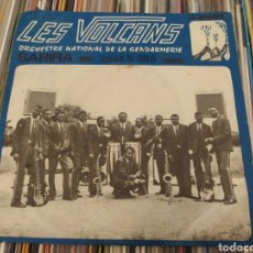 Discos de vinilo: LES VOLCANS (ORCHESTRE NATIONAL DE LA GENDARMERIE) ‎– SABIRA / AGBA N'GBA. SINGLE EDICIÓN DAHOMEY. Lote 340358363