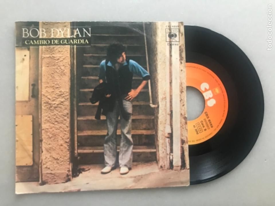 Discos de vinilo: Single Bob Dylan Cambio de guardia. 1978 - Foto 1