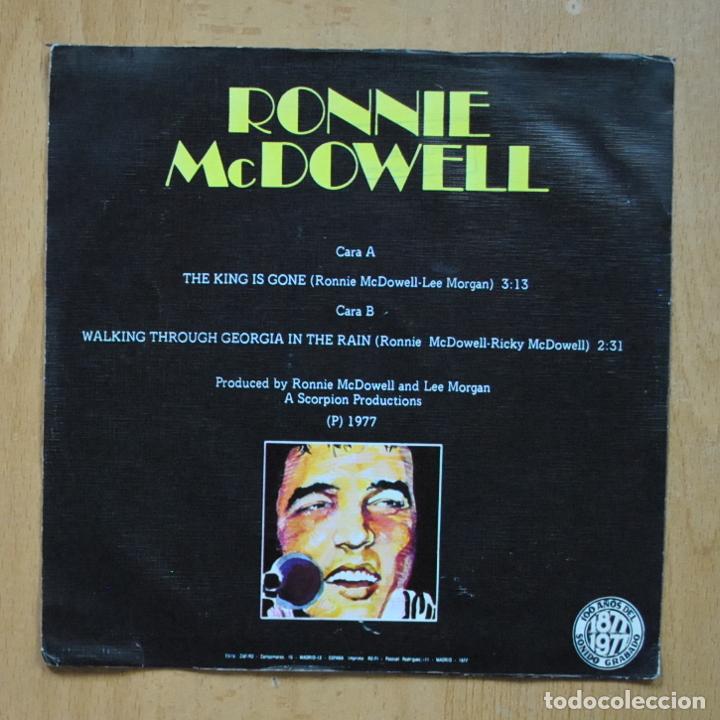Discos de vinilo: RONNIE MCDOWELL - THE KING IS GONE - SINGLE - Foto 2