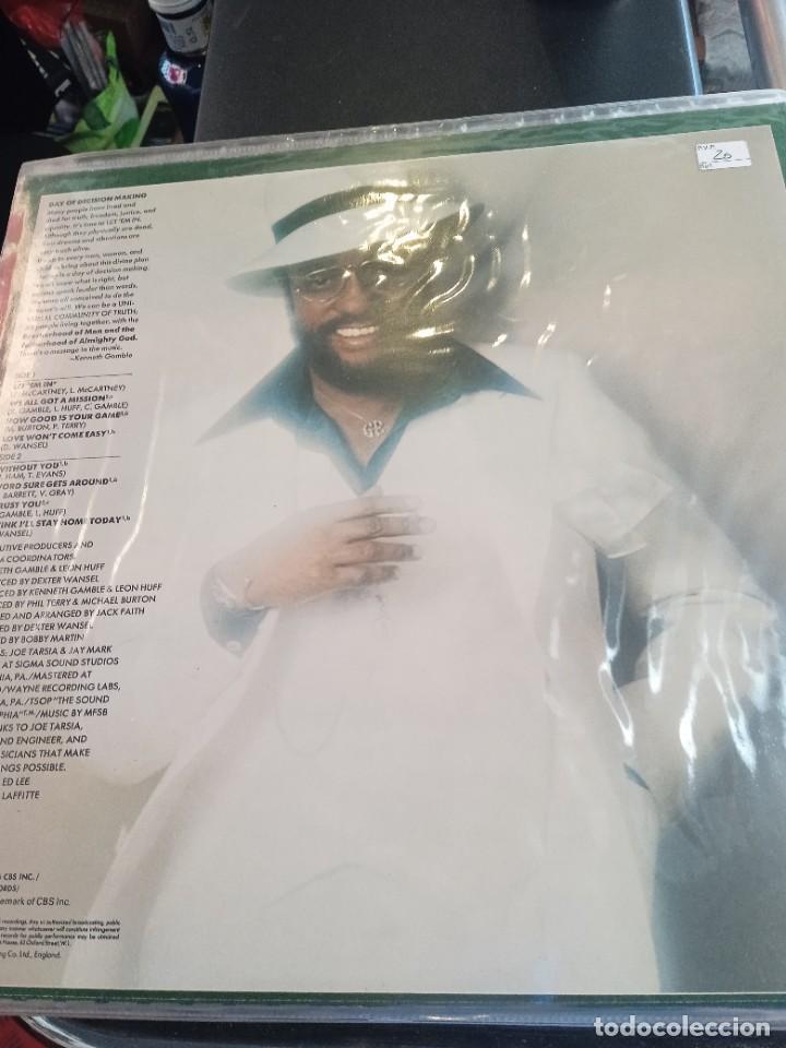 Discos de vinilo: BILLY PAUL- LET&acute; EM IN. LP - Foto 2