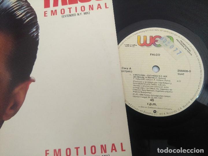 Discos de vinilo: FALCO/EMOTIONAL EXTENDED VERSION/VINILO MAXI. - Foto 2