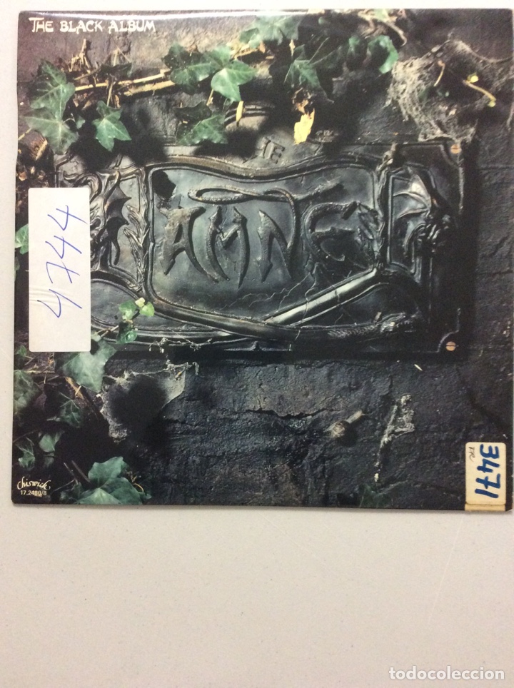 Discos de vinil: The Dammed. The black album.