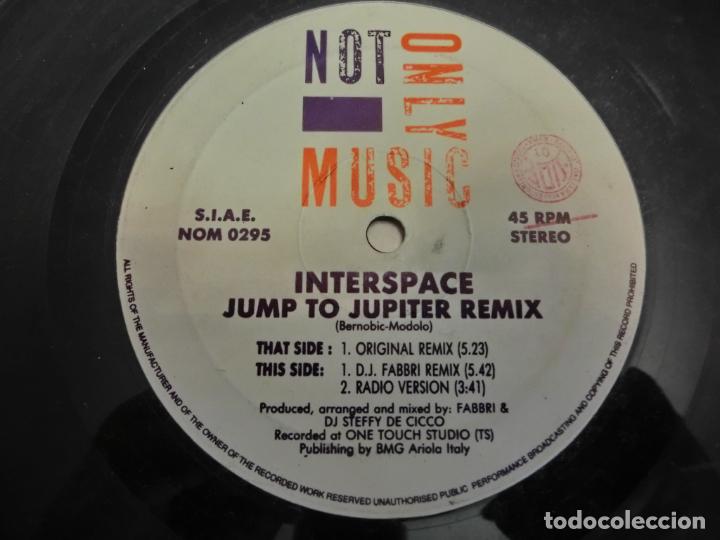 Discos de vinilo: INTERSPACE - JUMP TO JUPITER (REMIX) - Foto 3