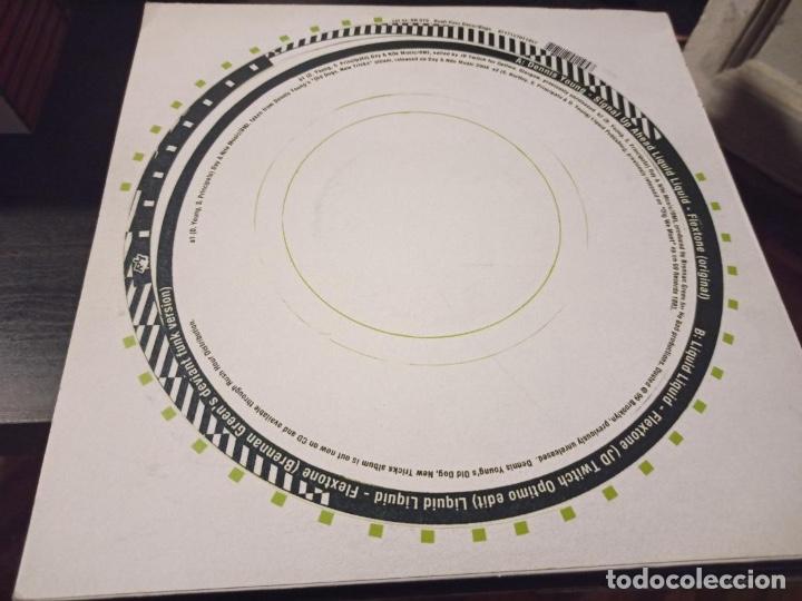 Discos de vinilo: LIQUID LIQUID - DENNIS YOUNG / FLEXTONE - MAXI HOLANDA RUSH HOUR 2005 TECHNO - Foto 2