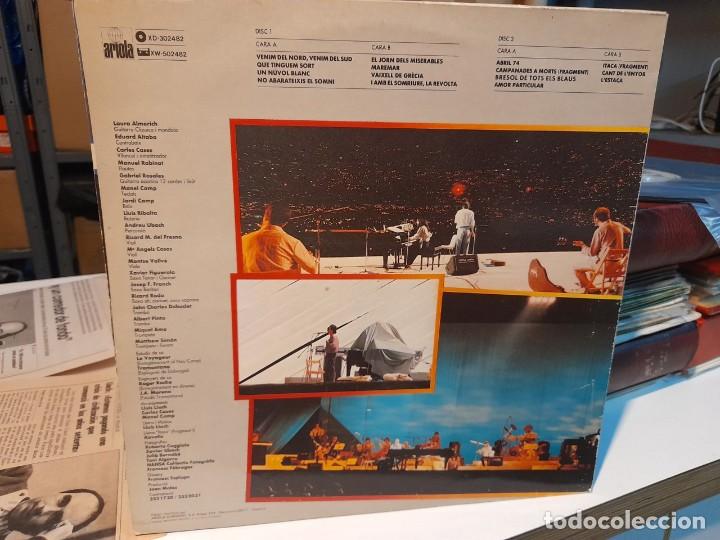 Discos de vinilo: DOBLE LP LLUIS LLACH : CAMP DEL BAR&Ccedil;A ( CON EXTRAS ) - Foto 4