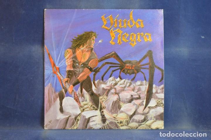 Discos de vinilo: VIUDA NEGRA - COLGAR LOS H&Aacute;BITOS / EL PODER DEL DINERO - SINGLE - Foto 1