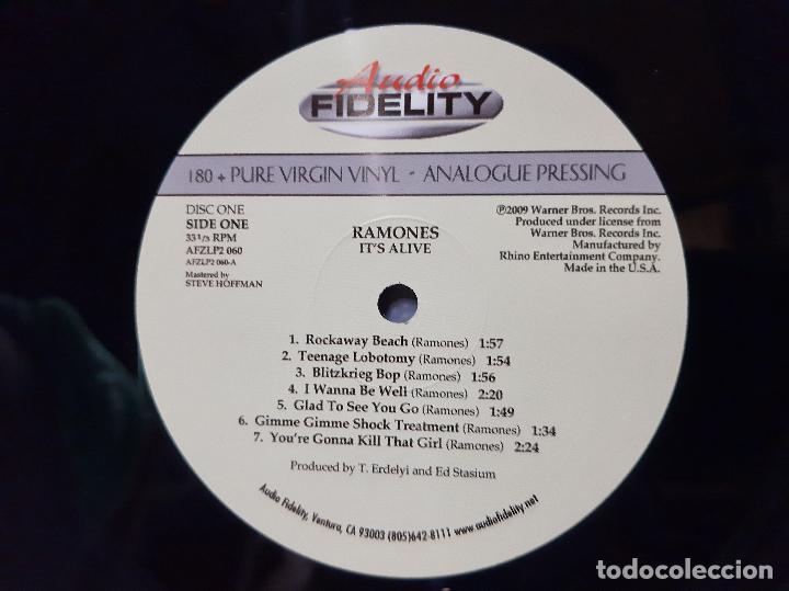 Discos de vinilo: RAMONES -ITS ALIVE- (2009) 2 X LP DISCO VINILO - Foto 2