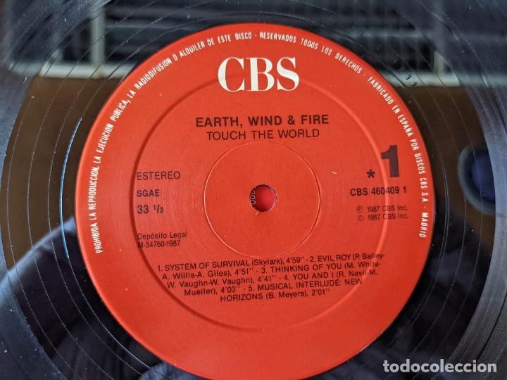 Discos de vinilo: 1987 EARTH, WIND & FIRE - TOUCH TE WORLD - LP - Foto 2