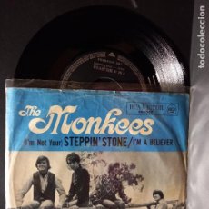 Discos de vinilo: THE MONKEES STEPPIN STONE + I'M A BELIEVER SINGLE GERMANY 1966 PDELUXE