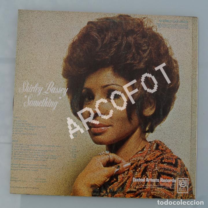 Discos de vinilo: 1 LP - SHIRLEY BASSEY - &rdquo;SOMETHING&rdquo; - UAS 29100 - 1970 - Foto 2