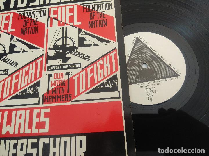 Discos de vinilo: SOTHWALES STRIKING MINERS CHOIR/TEST DEPT/VINILO. - Foto 2