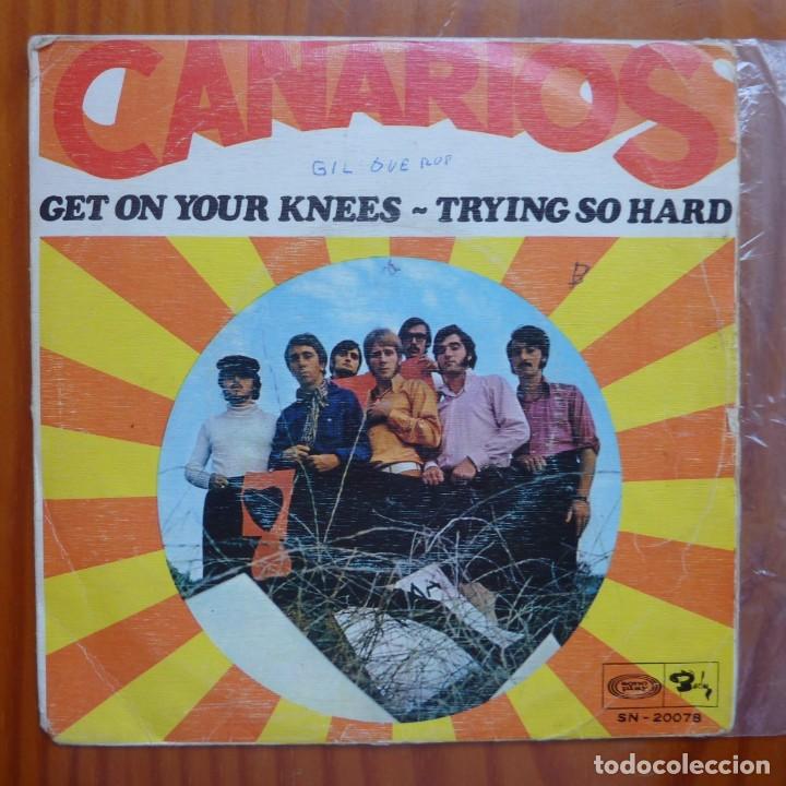 Discos de vinilo: CANARIOS / GET ON YOUR KNEES / 1968 / SINGLE - Foto 1