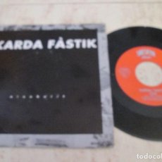 Discos de vinilo: KARDA FÀSTIK - DEMA / NO QUEDA CAP LLOC. SINGLE 7” 1992 EDITION. MUY BUEN ESTADO. Lote 349159644