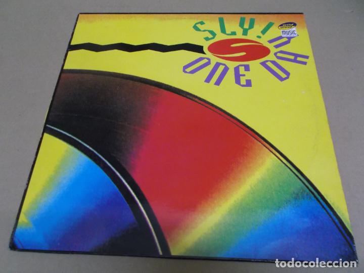 Discos de vinilo: SLY! (MAXI) ONE DAY (4 TRACKS) A&Ntilde;O &ndash; 1993 - Foto 1