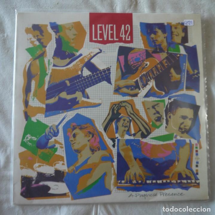 Discos de vinilo: LEVEL 42 - A PHYSICAL PRESENCE - 2 LP 1985 - Foto 1
