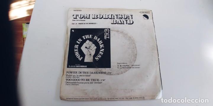 Discos de vinilo: TOM ROBINSON BAND-SINGLE PODER EN LA OSCURIDAD - Foto 2