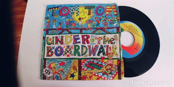 Discos de vinilo: TOM TOM CLUB-SINGLE UNDER THE BOARDWALK - Foto 1