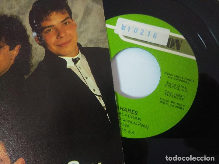 Discos de vinilo: AZAHARES/SOY ALACRAN/SINGLE. - Foto 2