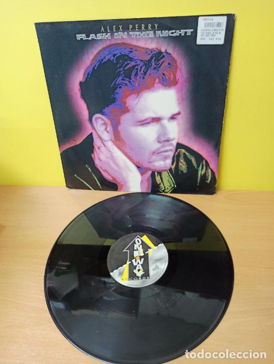 Discos de vinilo: MAXI SINGLE DISCO VINILO ALEX PERRY FLASH IN THE NIGHT - Foto 1
