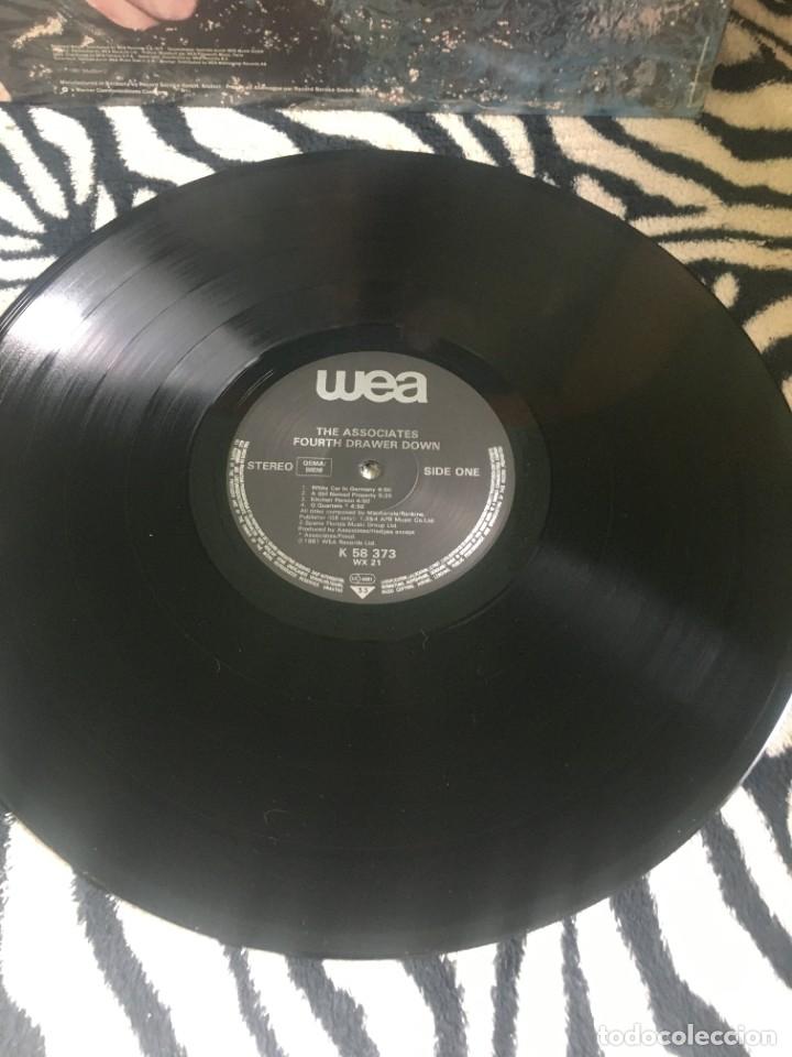Discos de vinilo: Associates &lrm;&ndash; Fourth Drawer Down - Foto 3