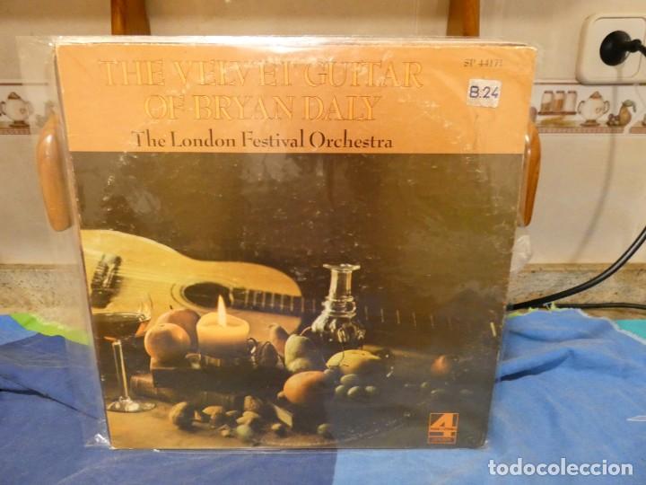 Discos de vinilo: pacc172 LP LONDON FESTIVAL ORCHESTRA GUITARS OF BRYAN DALY 4 FASES BUEN ESTADO