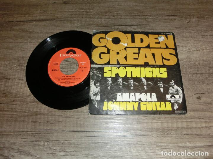 Discos de vinilo: SPOTNICKS - AMAPOLA / JOHNNY GUITAR - Foto 2