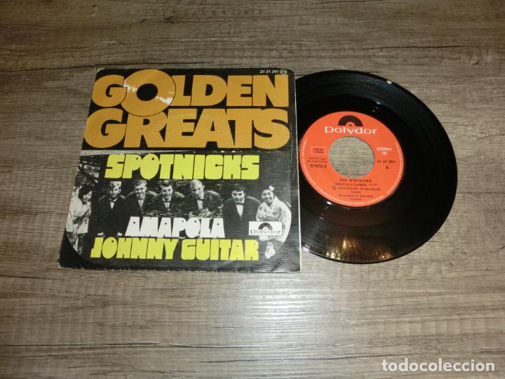 Discos de vinilo: SPOTNICKS - AMAPOLA / JOHNNY GUITAR - Foto 1