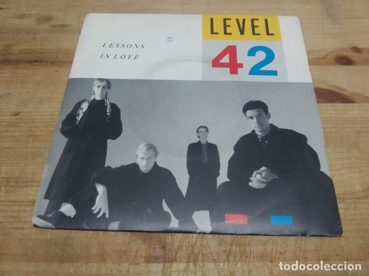 Discos de vinilo: Level 42 - Lessons In Love (7&rdquo;, Single) - Foto 1