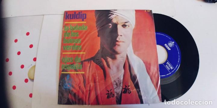 Discos de vinilo: KULDIP-SINGLE LA BALADA DE LOS BOINAS VERDES - Foto 1