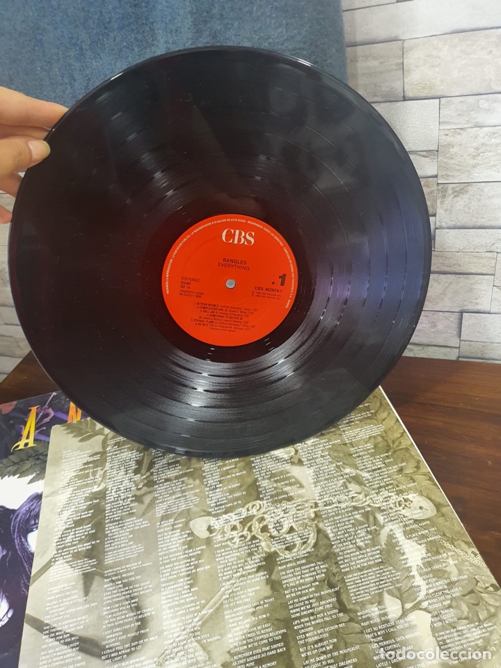 Discos de vinilo: Disco de vinilo bangles, muy nuevo - Foto 3