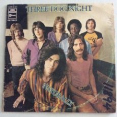 Disques de vinyle: THREE DOG NIGHT. NATURALLY. Lote 354660048