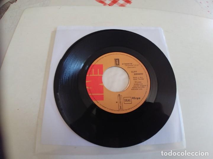 Discos de vinilo: CLIFF RICHARD-SINGLE DREAMIN&rsquo;-SIN FUNDA - Foto 1