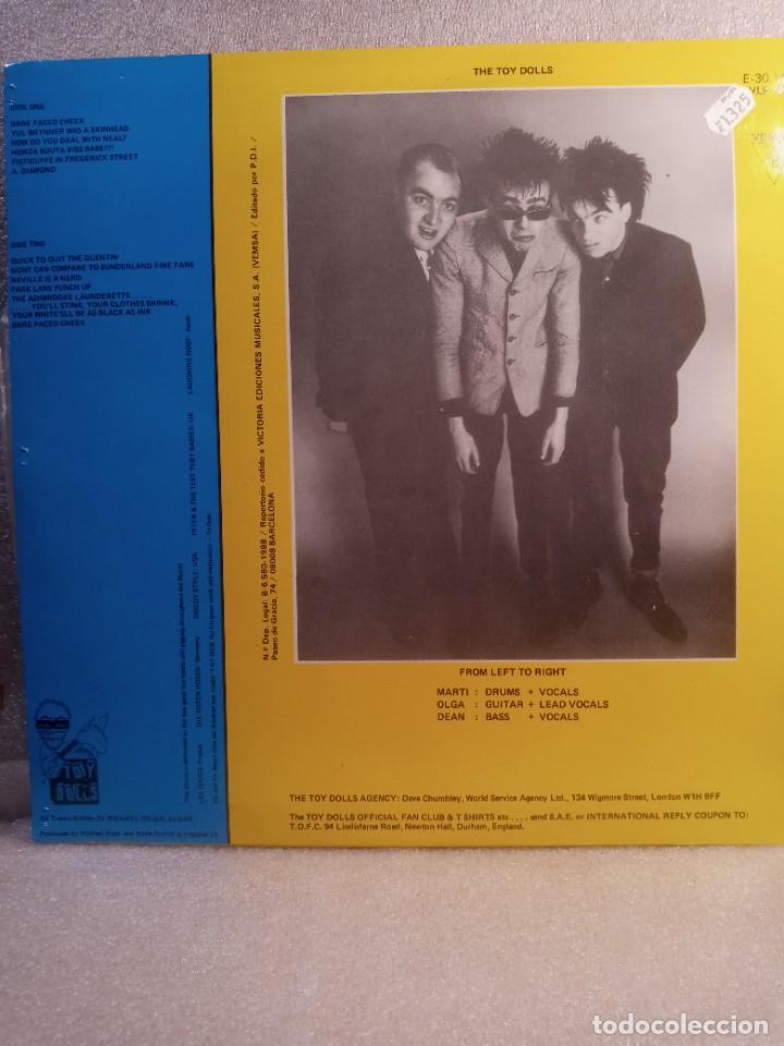 Discos de vinilo: TOY DOLLS - BARE FACED CHEEK. - Foto 3