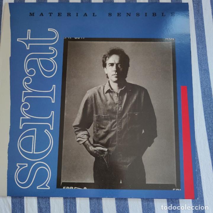Discos de vinilo: Antiguo Vinilo/LP Joan Manuel Serrat, Material Sensible. - Foto 1