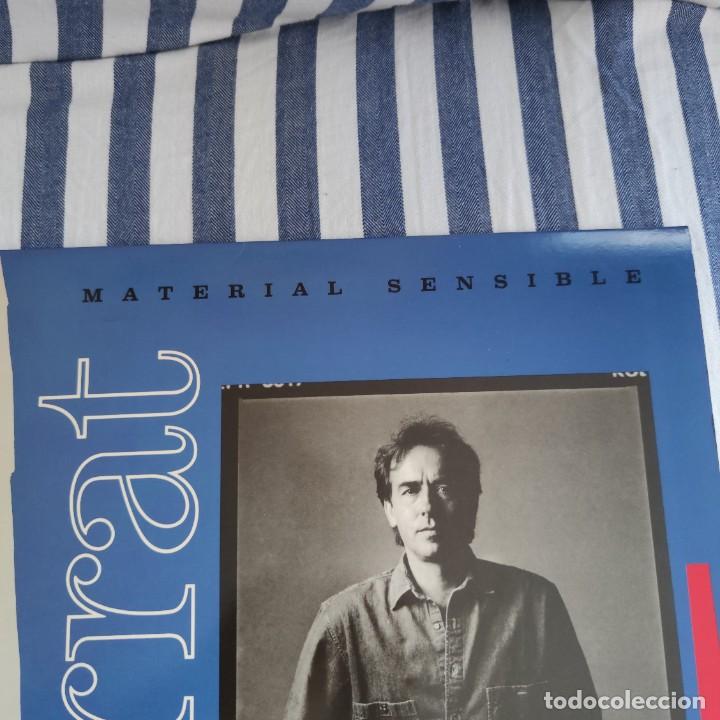 Discos de vinilo: Antiguo Vinilo/LP Joan Manuel Serrat, Material Sensible. - Foto 3