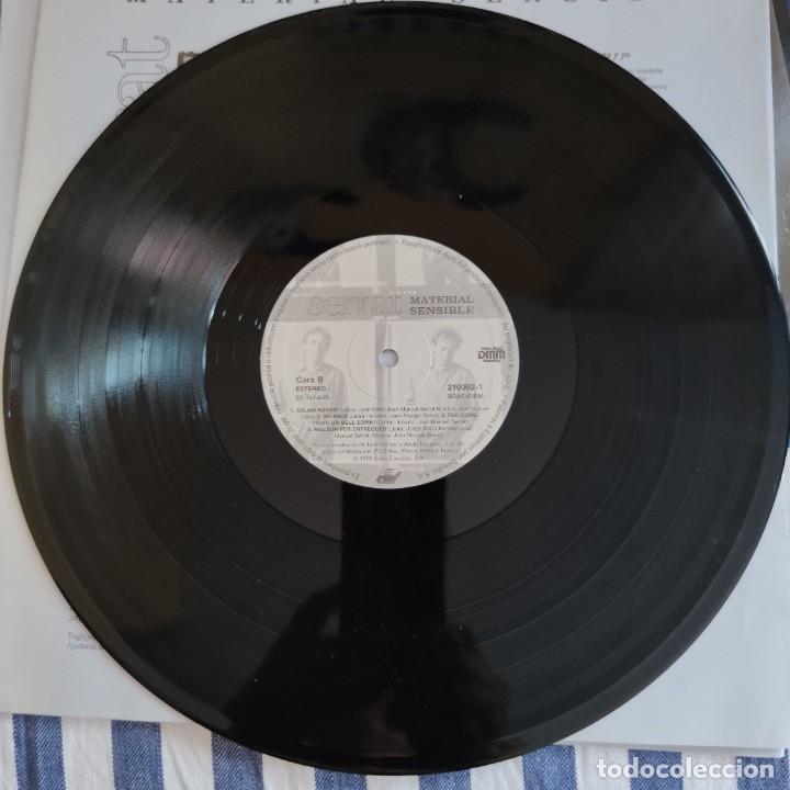 Discos de vinilo: Antiguo Vinilo/LP Joan Manuel Serrat, Material Sensible. - Foto 11