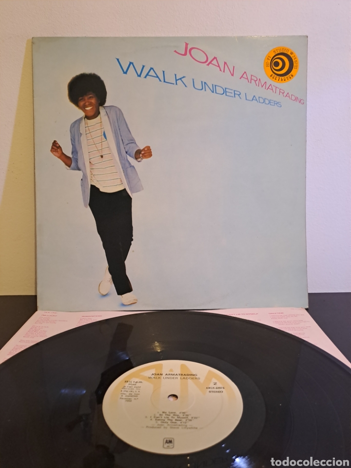 Discos de vinilo: *Joan Armatrading&nbsp;&ndash;&nbsp;Walk Under Ladders. LX1.3 - Foto 1