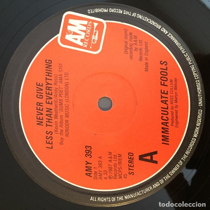 Discos de vinilo: IMMACULATE FOOLS : NEVER GIVE LESS THAN EVERYTHING [A&M - UK 1987] 12&rdquo; - Foto 3