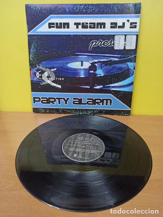 Discos de vinilo: MAXI SINGLE DISCO VINILO FUN TEAM DJ&acute;S PARTY ALARM - Foto 1