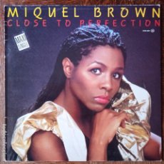 Discos de vinilo: MIQUEL BROWN, CLOSE TO PERFECT - MAXISINGLE -. Lote 356302000