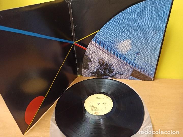 Discos de vinilo: DISCO DE VINILO - ROQUE NARVAJA - AL DIA SIGUIENTE - PROMO FOLDER - Foto 2