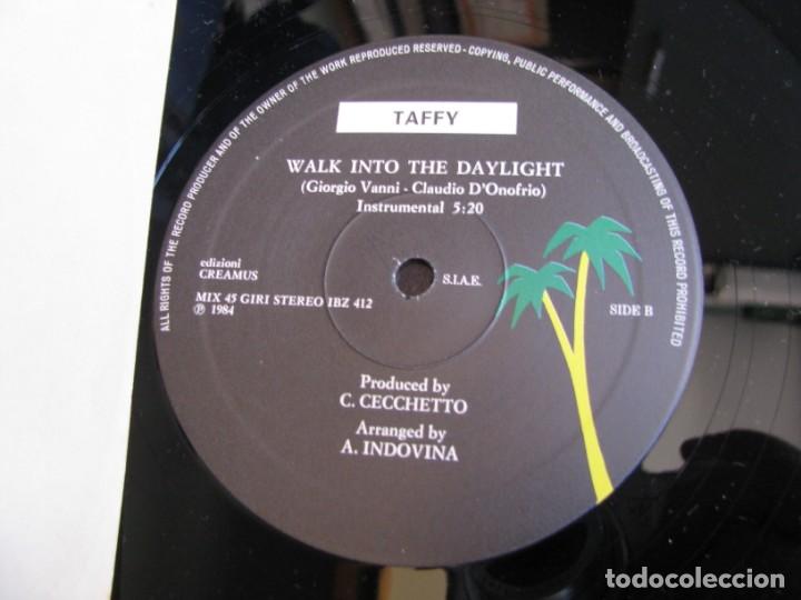 Discos de vinilo: DISCO DE VINILO. TAFFY. WALK INTO THE DAYLIGHT - Foto 4