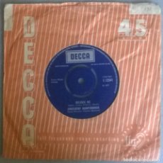 Disques de vinyle: ENGELBERT HUMPERDINCK. TEN GUITARS/ RELEASE ME. DECCA, UK 1967 SINGLE. Lote 358092150