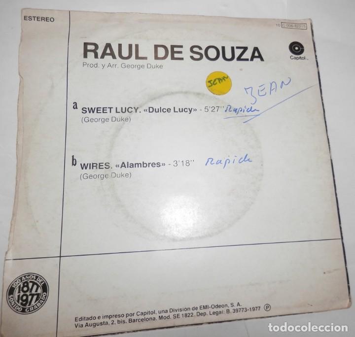 Discos de vinilo: DISCO SINGLE DE VINILLO DEL CANTANTE RAUL DE SOUZA - Foto 2