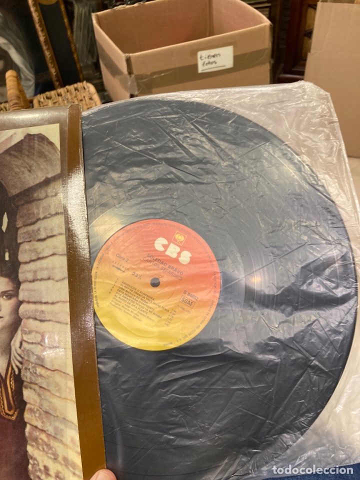 Discos de vinilo: Disco de vinilo soledad Bravo, muy nuevo - Foto 2