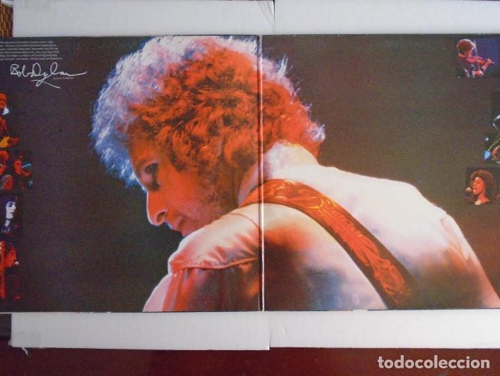 Discos de vinilo: BOB DYLAN . DOBLE LP . AT BUDOKAN . CBS 1979 - Foto 2