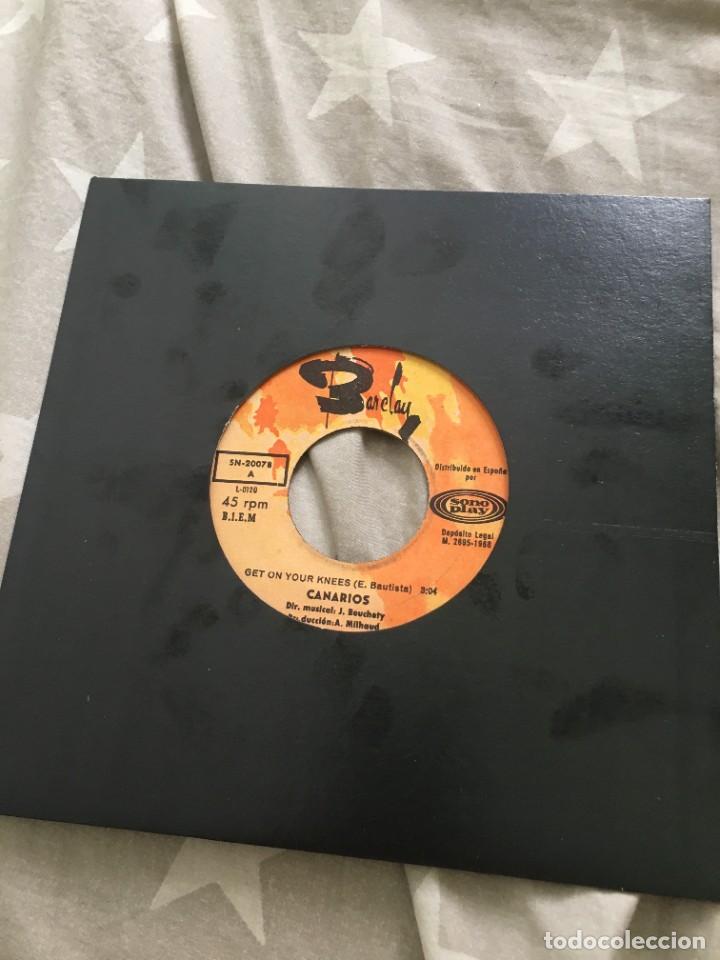 Discos de vinilo: Canarios &lrm;&ndash; Get On Your Knees / Trying So Hard - Foto 1
