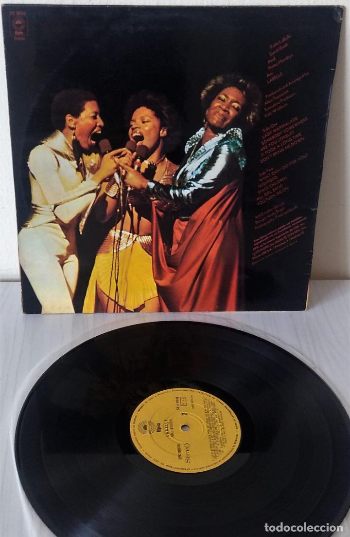 Discos de vinilo: LABELLE - NIGHTBIRDS EPIC - 1974 - Foto 2