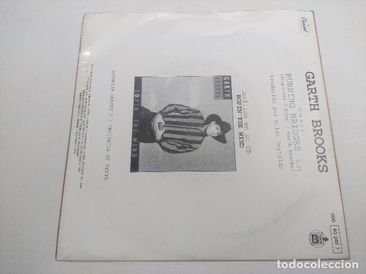 Discos de vinilo: GARTH BROOKS/BURNING BRIDGES/SINGLE. - Foto 3