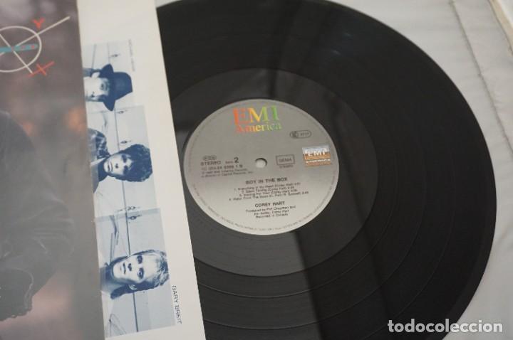 Discos de vinilo: Vinilo LP - COREY HART - BOY IN THE BOX - Foto 2